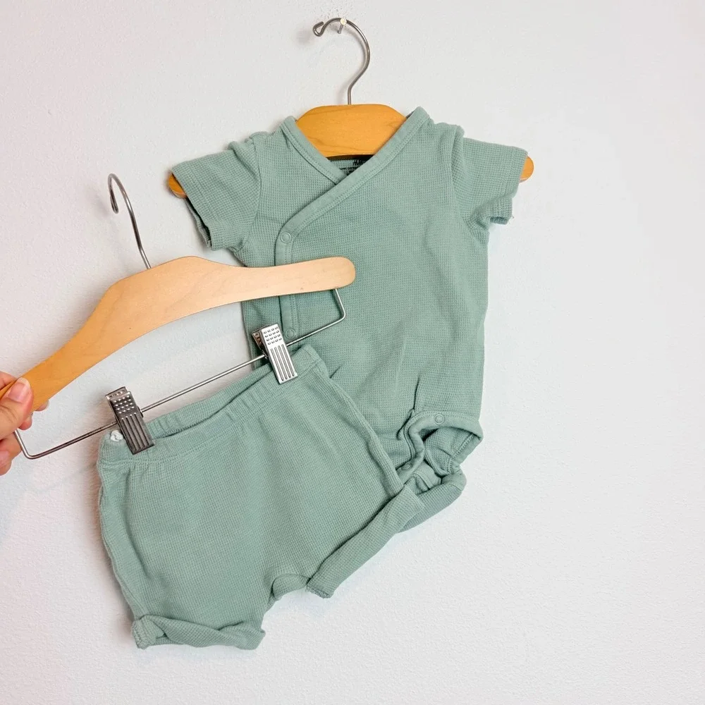 HM Baby Sage Green Organic Cotton Waffle Knit Bodysuit and Shorts Set 6M